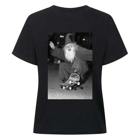 Damen_T-Shirt_Happy_skateboarding_Wizard_Backprint Glücklicher_skateboardender_Zauberer