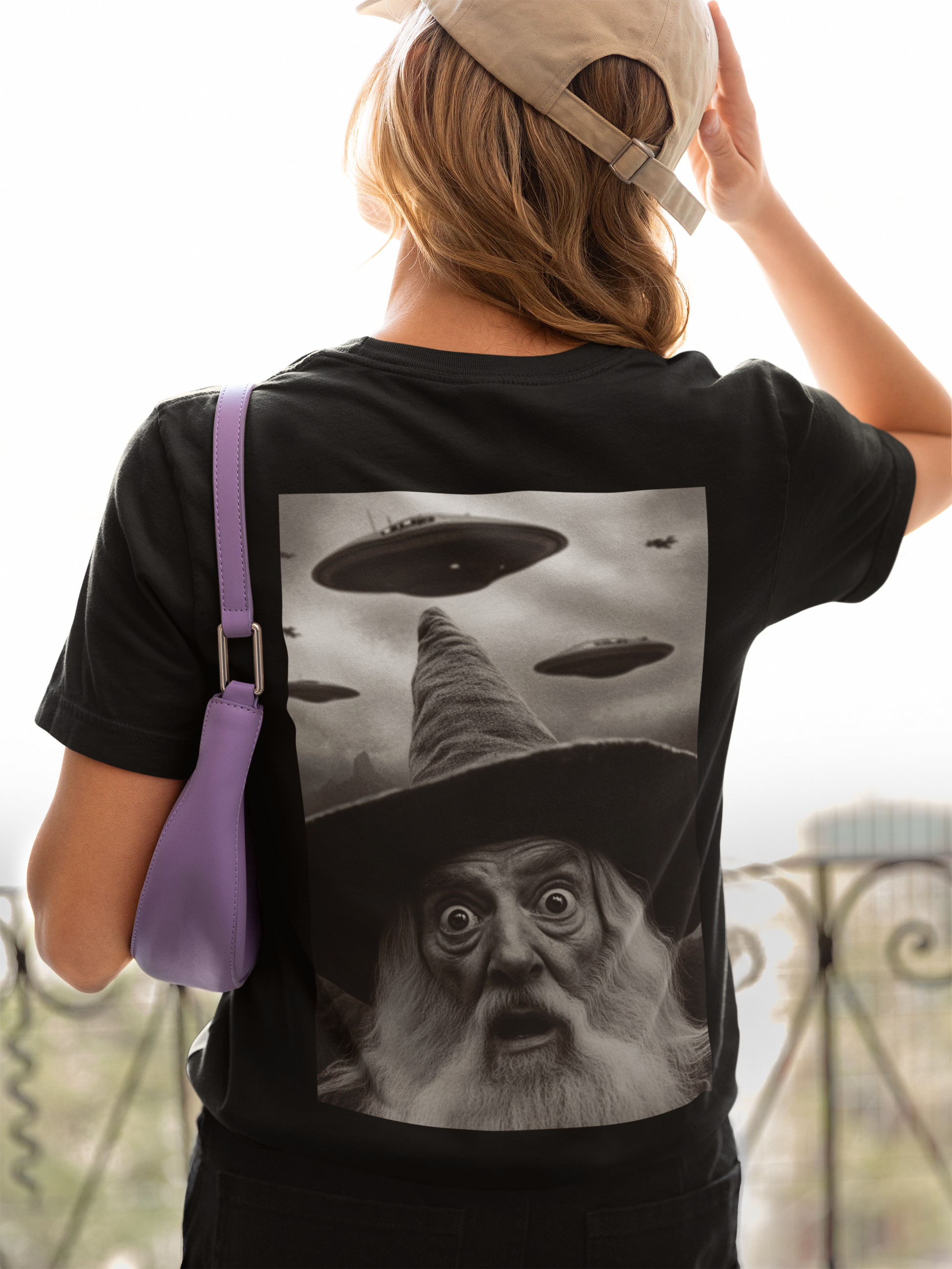 Damen T-Shirt Funny Wizard with Ufos  Backprint lustiger Zauberer mit Ufos