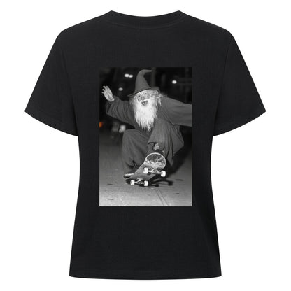 Damen_T-Shirt_Happy_skateboarding_Wizard_Backprint Glücklicher_skateboardender_Zauberer