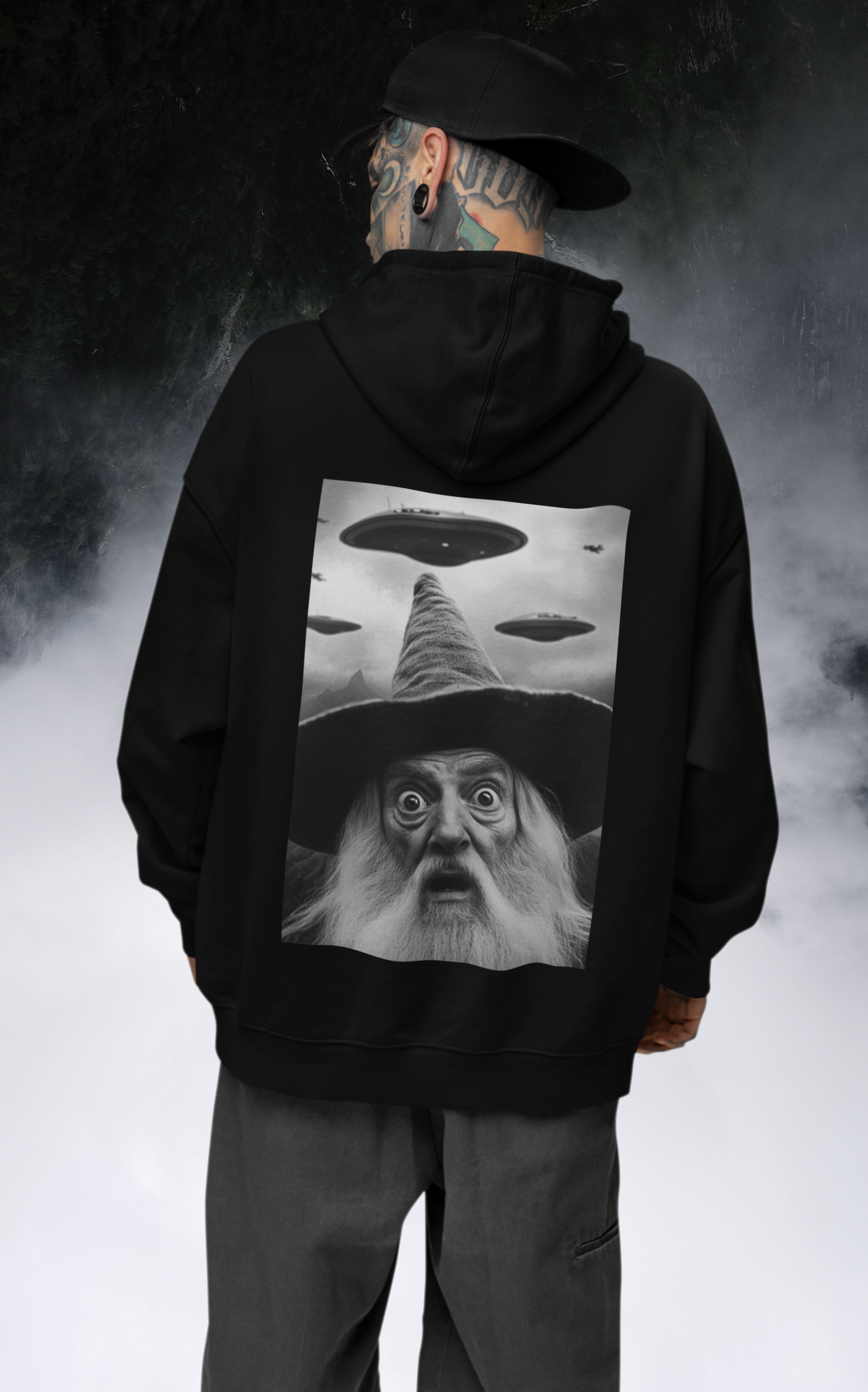 Hoodie Funny Wizard with Ufos Backprint lustiger Zauberer mit Ufos